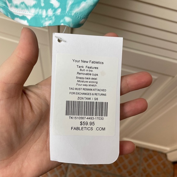 Fabletics Zion Tank with Built in Bra Small/6 BRAND NEW - Picture 4 of 10